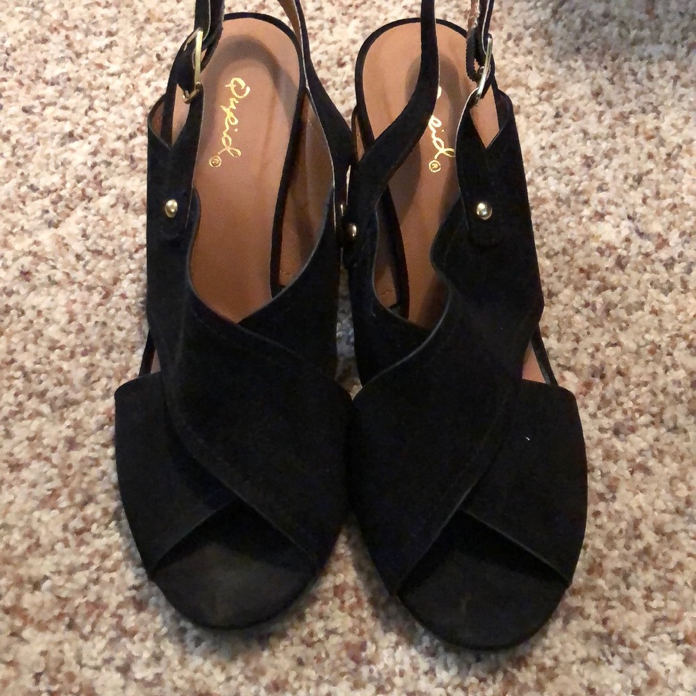 Black; thick heeled; size 7.5
